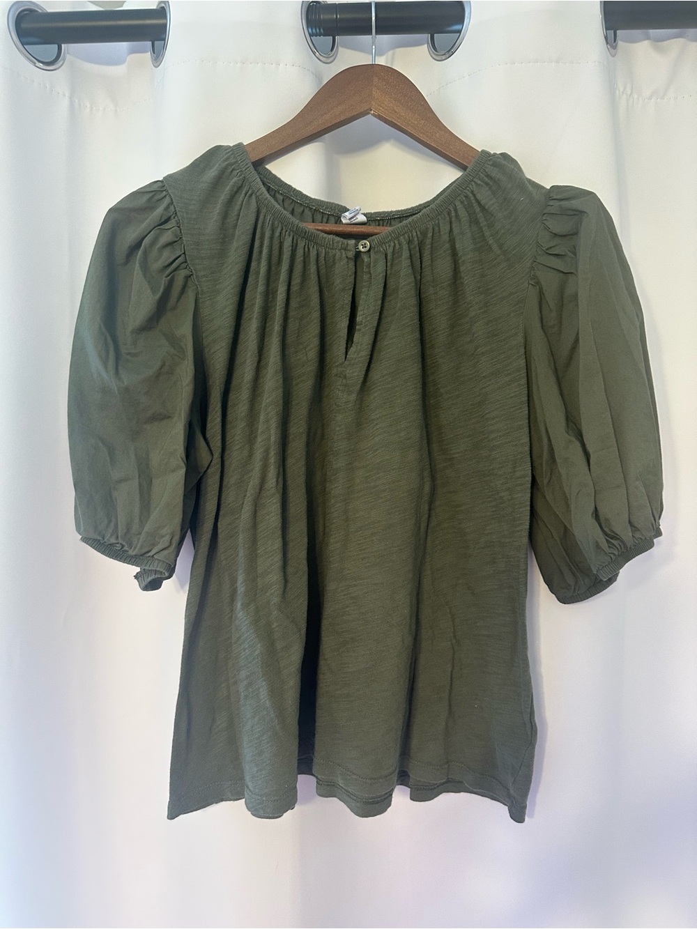 Old Navy Olive Puff-Sleeve Peasant Top